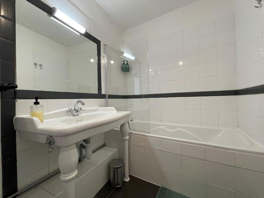L'Appartement Tomey Avec Parking Carcassone Exterior photo