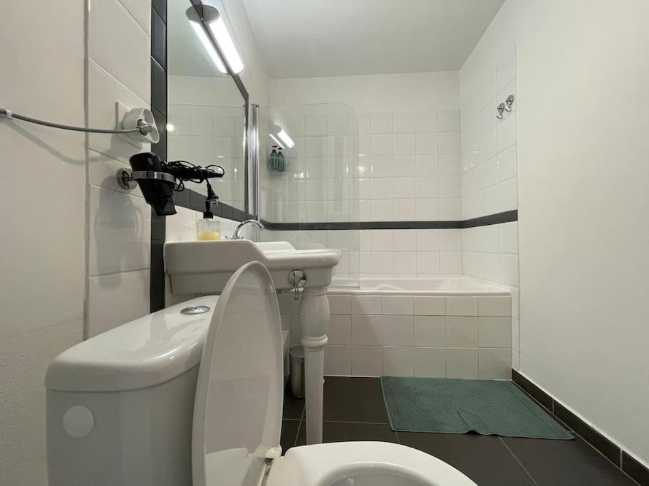 L'Appartement Tomey Avec Parking Carcassone Exterior photo