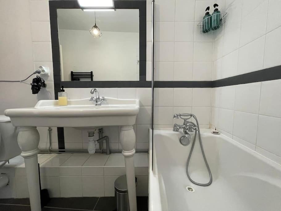 L'Appartement Tomey Avec Parking Carcassone Exterior photo